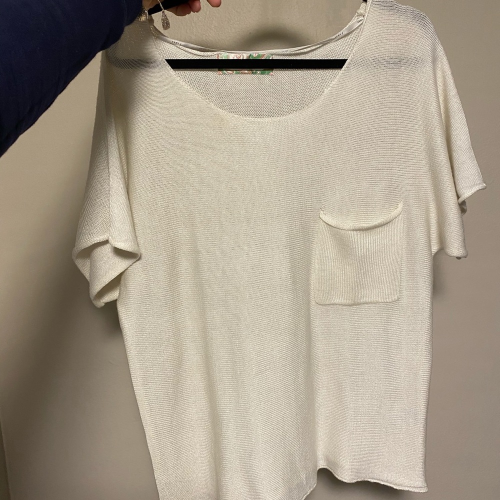 Short sleeve sweater top